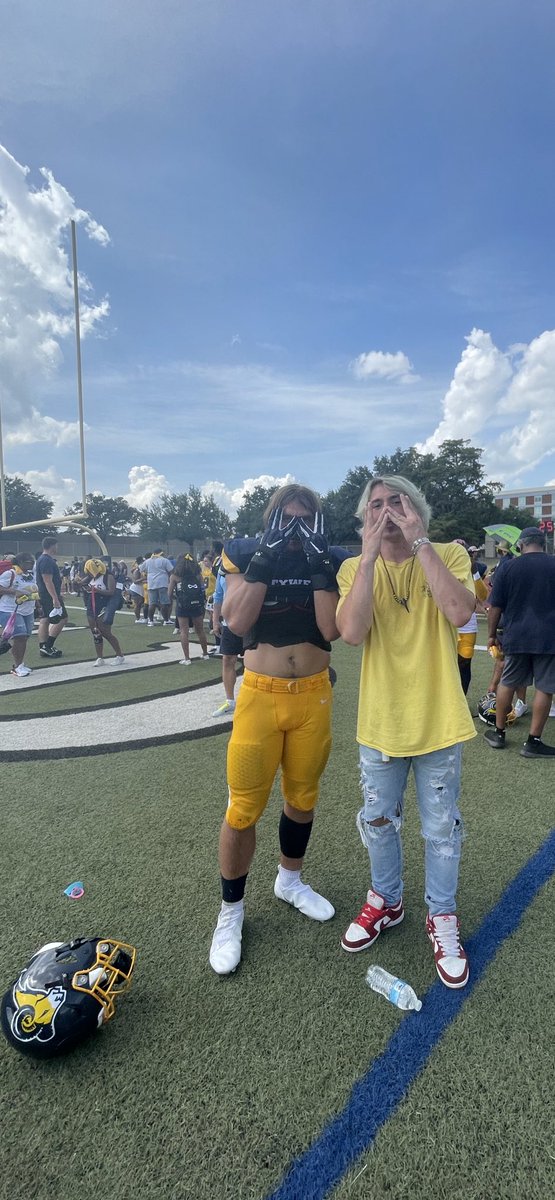 Only1CaseyJo's tweet photo. @tpull_ @PettwayDylan He sealed the victory!  It was such a great game to the very end! So very happy Miles and I were in Ft. Worth for the game! https://t.co/p1YdYP9C7v