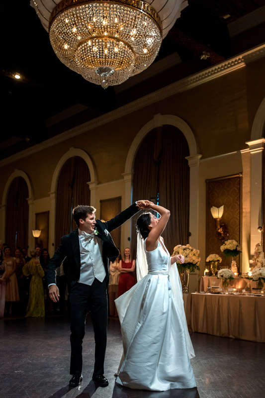 liberty_grand's tweet photo. First dances are so special 🤍
📷: @christopheviseux_weddings
#firstdance #wedding #luxurywedding #iconic #torontowedding #summer #libertygrand #toronto #torontoevents #torontoeventplanner #weddings #bride #groom #weddinginspo https://t.co/BHKvobtlqp