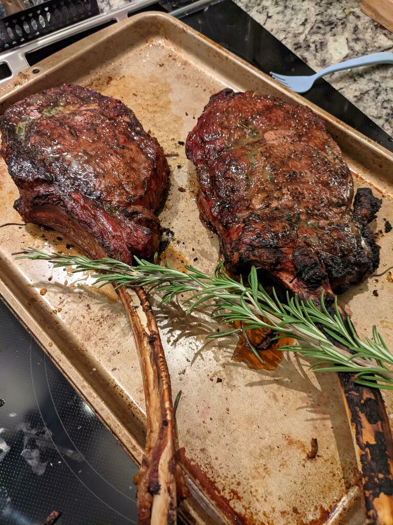 foodietechlab's tweet photo. [homemade] Rosemary &amp; Garlic Prime Tomahawk Steaks #viral #trending #foodie #foodblogger #foodphotography #ff #tbt #ico https://t.co/u0jtHxcaaI