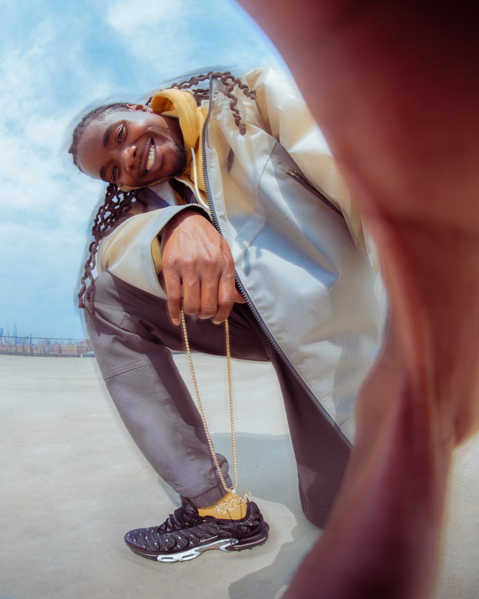 KREAMMM's tweet photo. CERTIFIED NIKE BOY 🔥⠀
⠀
I am honored to have Nike highlight my work as a black designer, working with small businesses up to Fortune 500 companies. In the feature we talk about the power of creativity, Krown Media and a new design program to give back to the community! Sept 9 https://t.co/utENlAKEYK