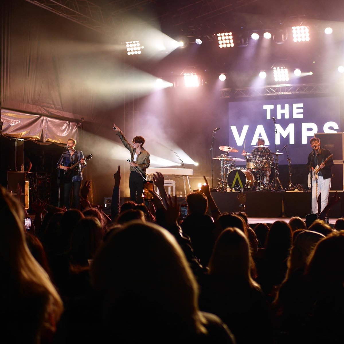 TrenthamLive's tweet photo. THEY’RE BACK! 🥳
What a night! #TrenthamLive was @TheVampsband’s first gig in 2 years, and it was absolutely incredible! 👏🏻 

Who was there? 🙋🙋‍♀️ https://t.co/2j8rMXqDyW