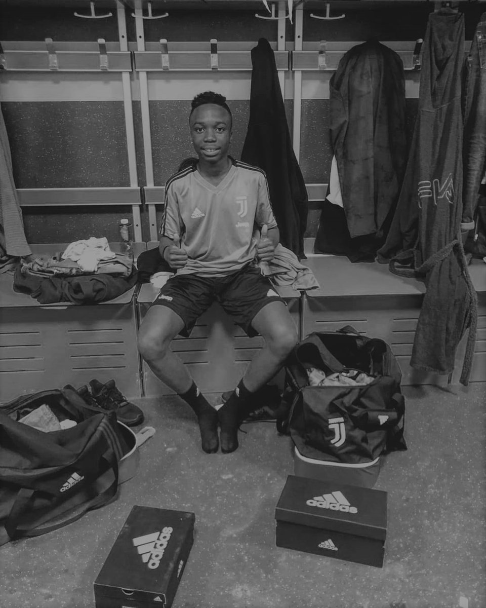_BeFootball's tweet image. Le jeune Bryan Dodien, qui évoluait à la Juventus Turin, est décédé à l'âge de 17 ans. 🕊️

Il souffrait d'un cancer depuis l'âge de 12 ans.

Nos pensées vont à sa famille et à ses proches. 🙏