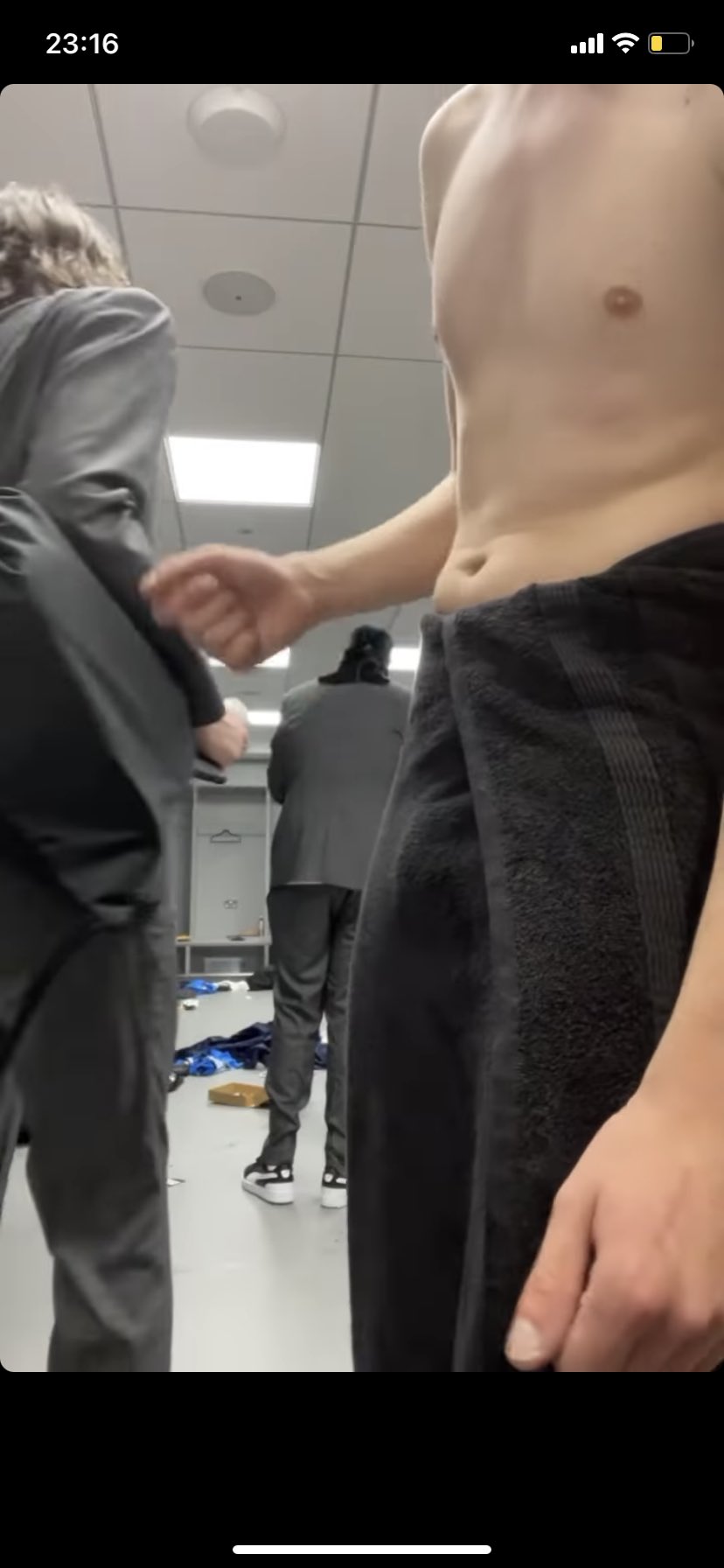 Noah Premium on X: Aitch bulge in towel!! #aitch #aitchleaked #celebleaks  #celebritybulge #bulgespy #bulgecam t.coCAVSc654l7  X