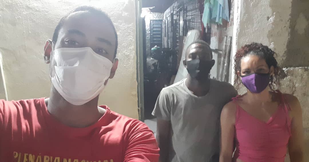 mnlmpe's tweet photo. Mobilização para o dia #7sforabolsonaro foi realizada nesta sexta(4), na Ocupação Roda Engenho no bairro do Engenho do Meio, Zona Oeste do Recife.

🚩MNLM-PE/OLMP🇧🇷

#ocupaçãorodaengenho
#olmp #mnlmpe #ocupar #forabolsonaro #engenhodomeio #Recife https://t.co/PKpCl4cvE7