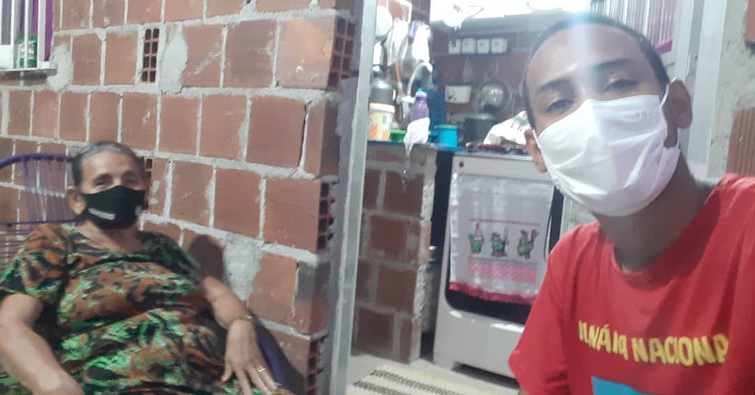 mnlmpe's tweet photo. Mobilização para o dia #7sforabolsonaro foi realizada nesta sexta(4), na Ocupação Roda Engenho no bairro do Engenho do Meio, Zona Oeste do Recife.

🚩MNLM-PE/OLMP🇧🇷

#ocupaçãorodaengenho
#olmp #mnlmpe #ocupar #forabolsonaro #engenhodomeio #Recife https://t.co/PKpCl4cvE7
