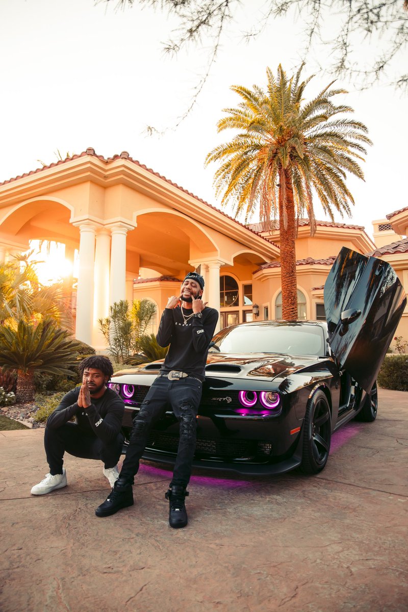 Sinnystarx's tweet photo. Instagram saw it first . Welcome back king 👑 @NRG_Daequan . Be there , 4 pm pst.
#NRGFam #nrgthoomhouse #thoom #THOOMIN https://t.co/mUFN8ydUr5