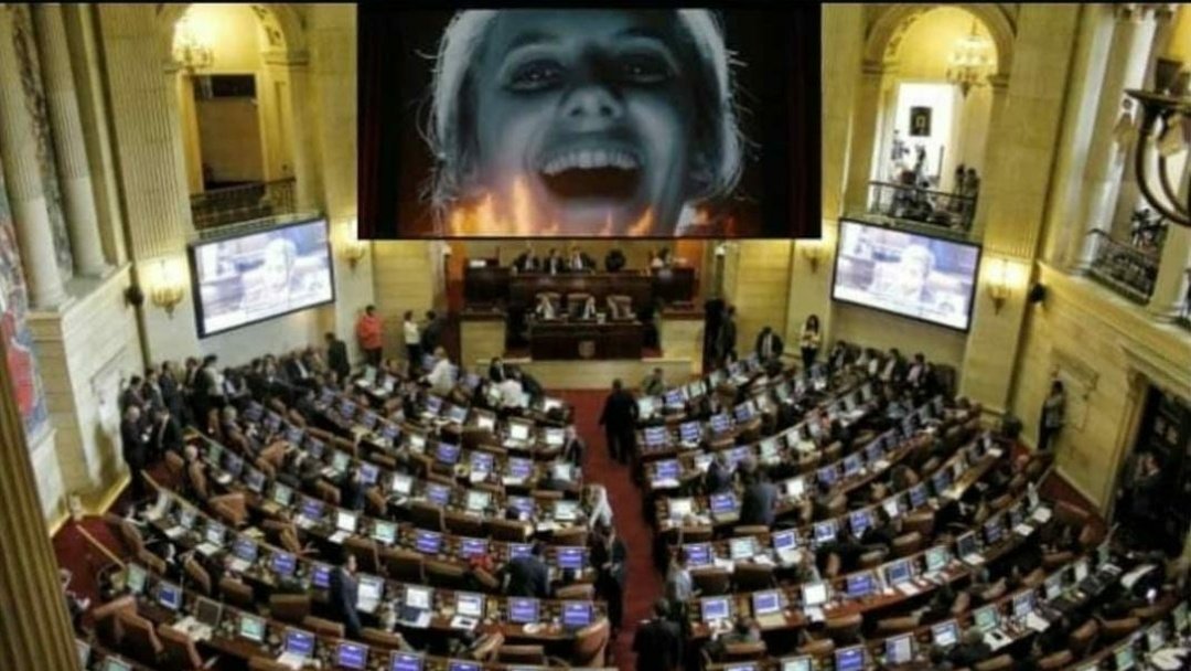 Pelicolombianas's tweet photo. Bastardos sin gloria (Tarantino, 2009). https://t.co/9LFBO3j2mP