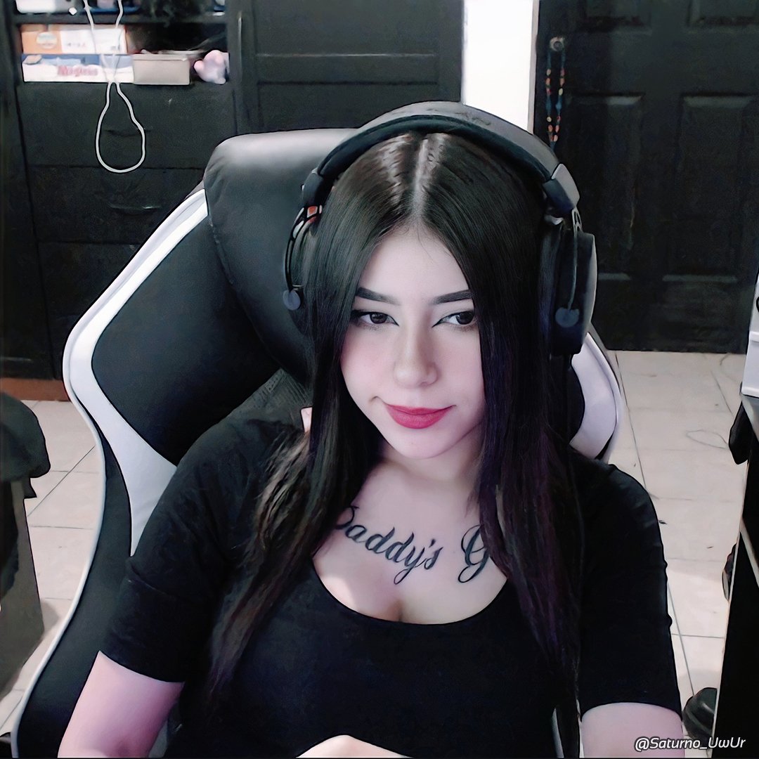 satuwurposting's tweet photo. ⭐️ @saturno_uwur ⭐️ https://t.co/L6ttztf75n ✨#streamer #twitch #twitchstreamer #twitchgirl #tattoos #tatuajes #beautiful #guapa #monterrey #cute #kawaiigirl #kawai #saturno_uwur  #tuesday #tuesdayvibes #martes #hyperxcloud #hyperxlatam  #instagram #gamer #gamergirl ✨ https://t.co/tiJl5pPRFu