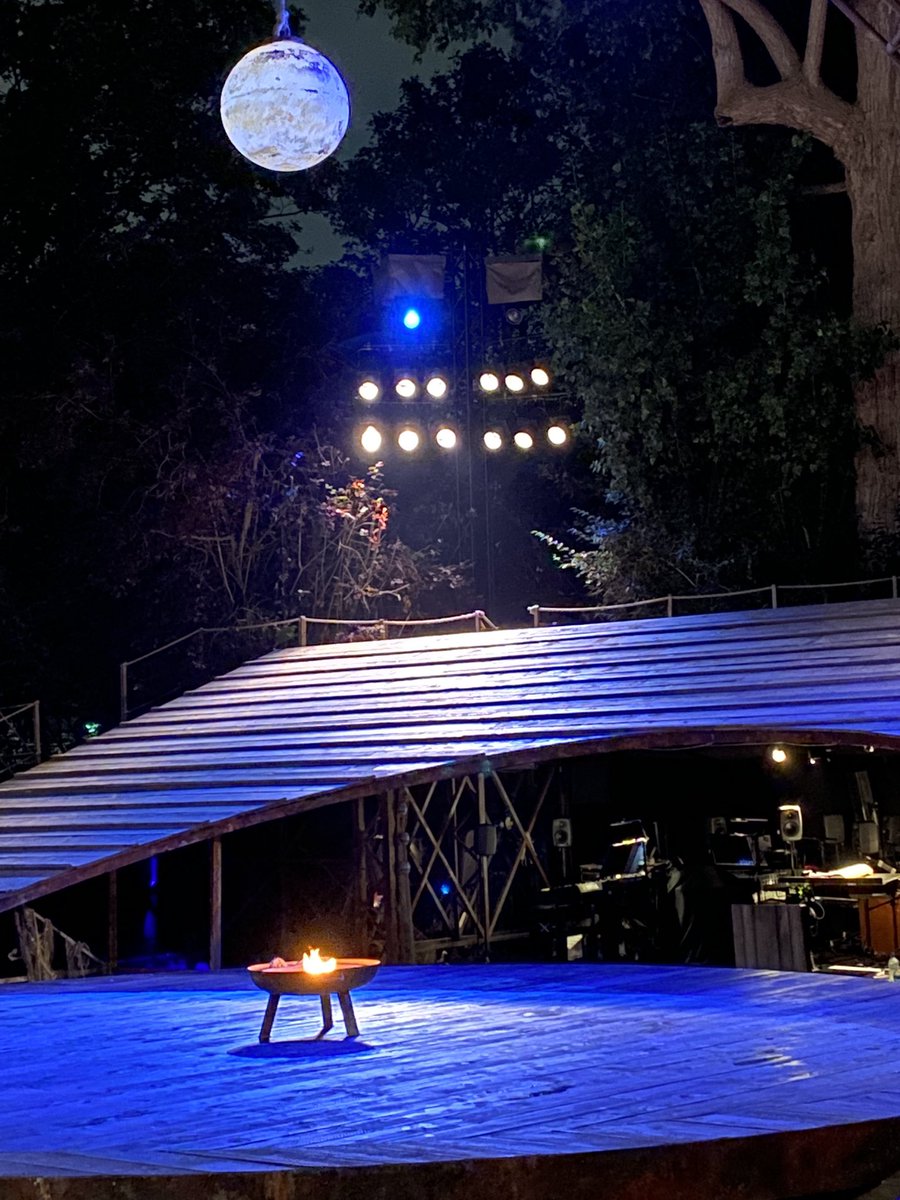 raquelquefois's tweet photo. Oh my heart! The sheer thrill of a full Carousel company singing &amp; dancing @OpenAirTheatre set my emotions racing! Then the realisation I was watching Joanna Riding as Nettie when I saw her play Julie @NationalTheatre back in 1993. Wonderful score &amp; fabulous theatre! #IfILovedYou https://t.co/t9CJxuNpG8