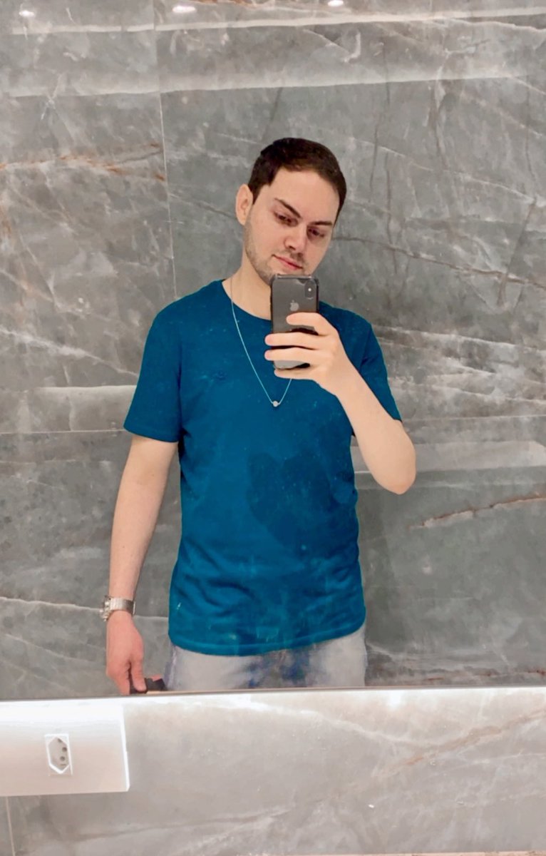 brunomf_cwb's tweet photo. Serase vai ter muita selfie nesse banheiro? #emobras #quasepronto https://t.co/D4SApf5Sp5