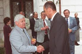 cashkee's tweet photo. Strateška partnerja....v kriminalu
#since87
Ne verjamete. Škoda. https://t.co/Pa0ZRsdlar