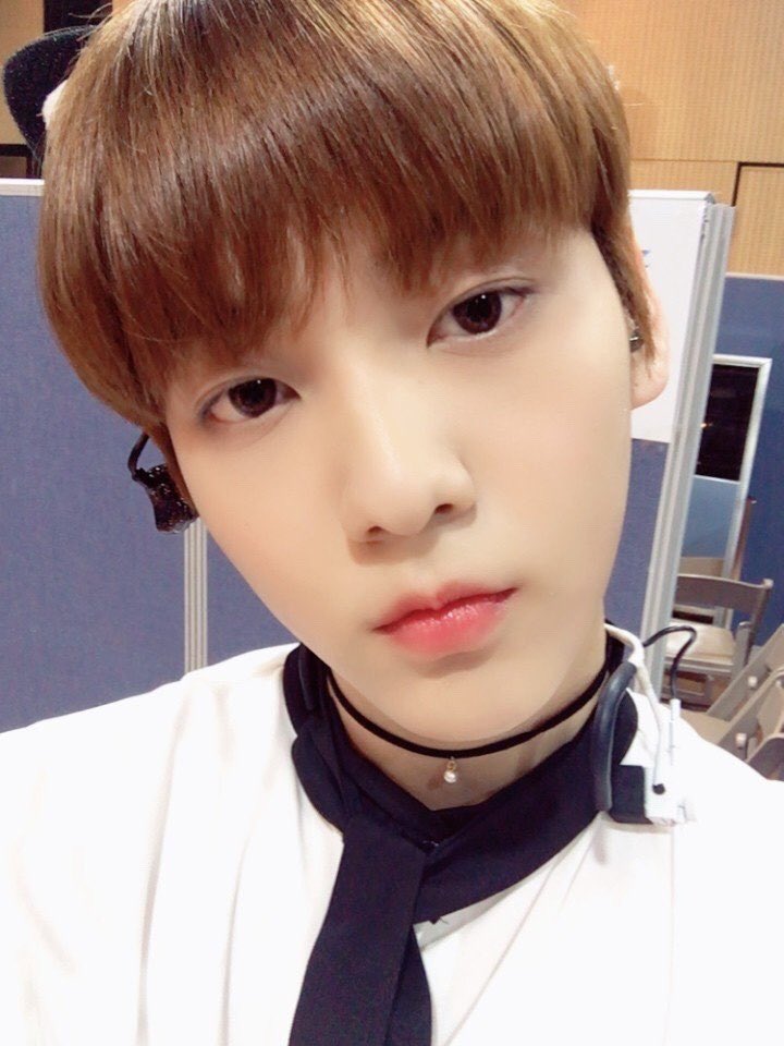 WE_HXH's tweet photo. ¸ 🐶 ⁺ #𝗼.⠀𝗻𝗲'⠀╱⠀𝕕𝕣𝕖𝕒𝕞⠀:ㅤ𝗛𝗫𝗛' ❛ nᥱw ᥱvᥱnt⠀*⠀updᥲtᥱ. #AKDONGCONCERT ₊ #ThisIsOurStudio
Killua, como buen fan de AKMU que es, se fue corriendo con su vestimenta furra a ladrarles en su concierto. ¡Les deseamos mucha suerte esta tarde! https://t.co/IiW18MH9EV