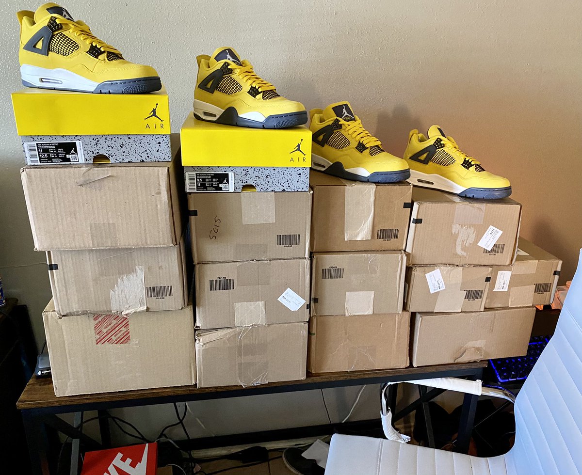 sneakersaco's tweet photo. 2 🌊 of #Jordan4lightning 2 pairs in store and 13 pairs received thanks to my friends at @ValorAIO @LiveProxies @HollowSuccess @HollowProxies @slightlyice @LEMONPROXY2020 @TaroHub_ https://t.co/72rtE6XaEZ