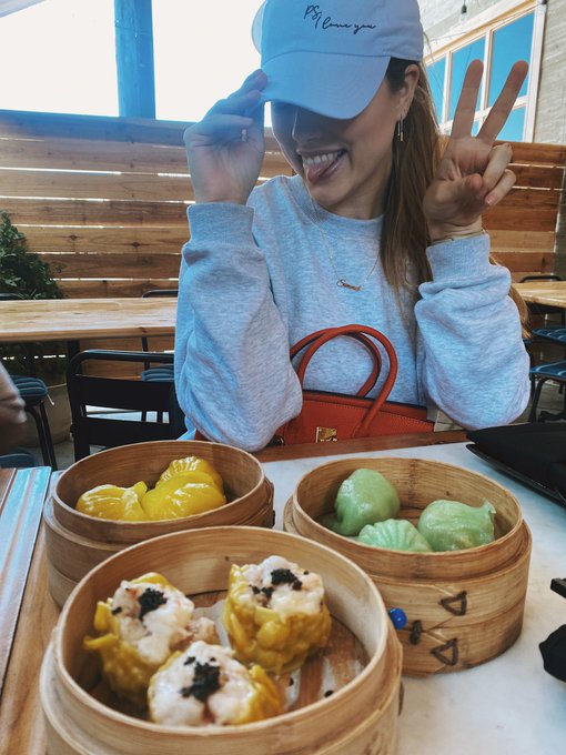 bao la 🥟 https://t.co/b3IRIjHPkW<a href="/tag/cameo"class="tags"><span>#cameo</span></a>
