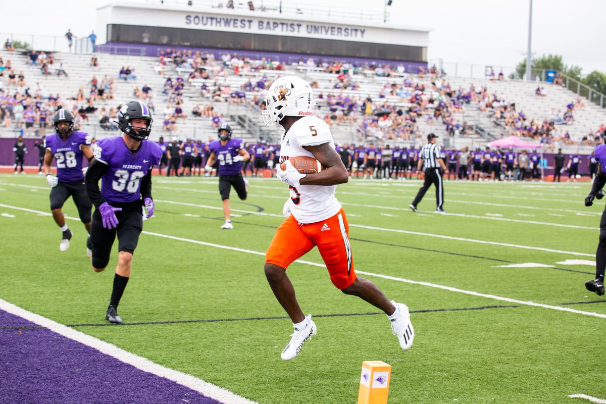 utpbfalcons's tweet photo. Clayton Roberts scored 3 times as @UTPBFootball extended their winning streak to 7 at Southwest Baptist. Download the UTPB Athletics App to follow the team all season long. https://t.co/KNB2KDtDKF