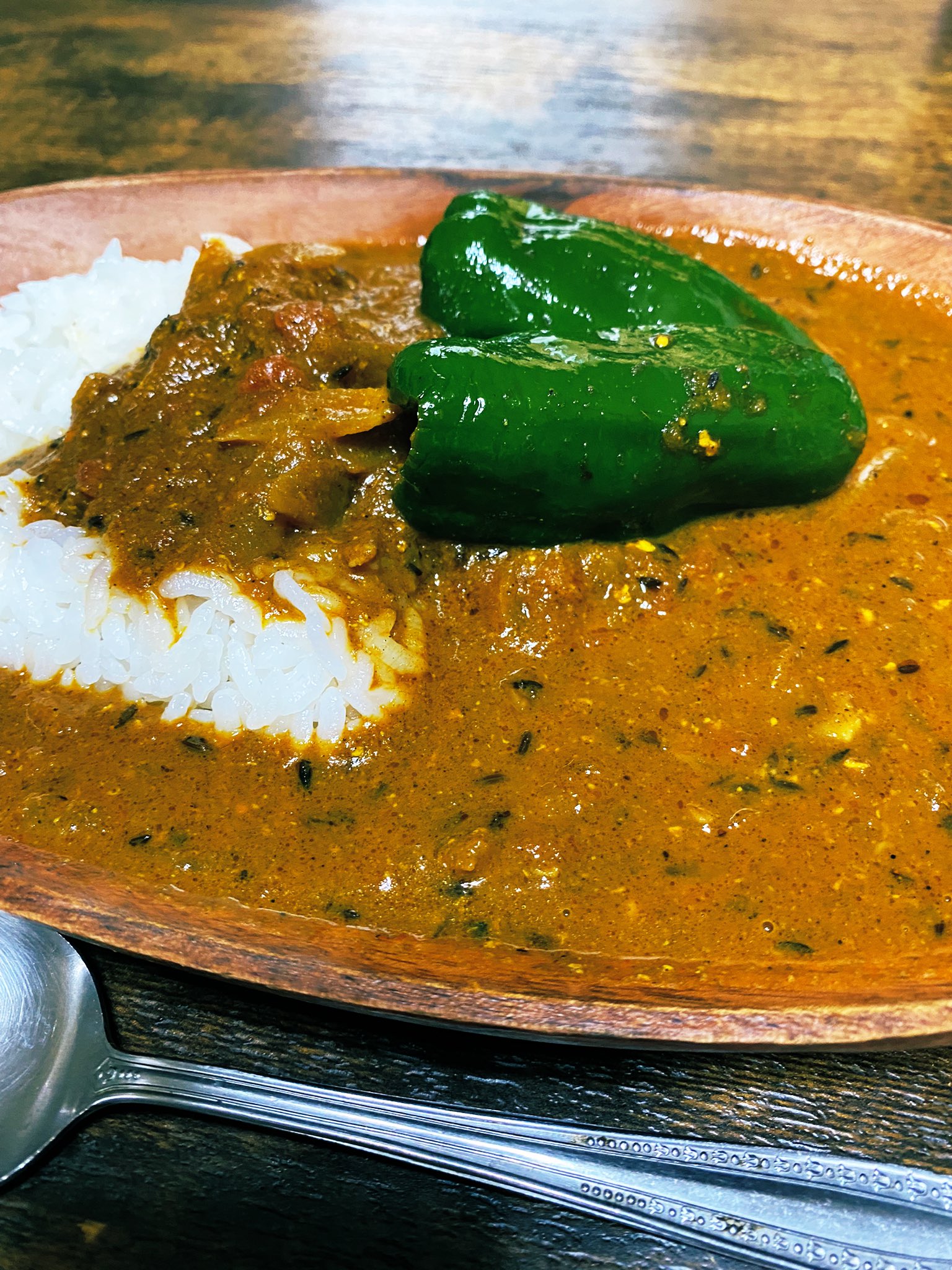 Theヨシ 朝カレー テンパリングしたクローブをカレーから取り忘れそのまま食べた タバコのガラム食ってるみたいで口の中が大事故でした 皆んなそのまま食べるのかな T Co Jxfgkheytq Twitter