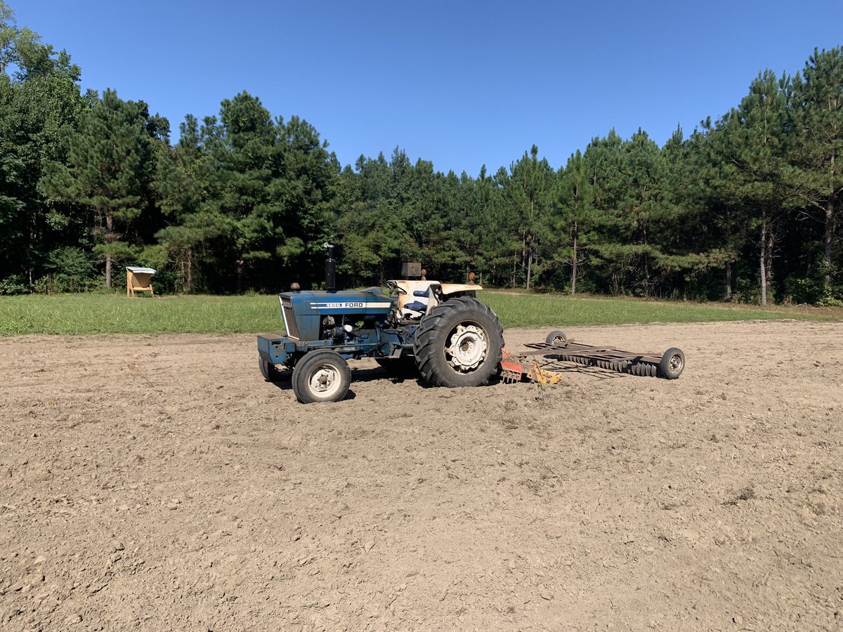 dsaberrc's tweet photo. Different wind direction , different stand. Getting food plots ready for the grain drill @2 weeks away #remington #hornady #trijicon #timneytrigger https://t.co/VWhtXH69To