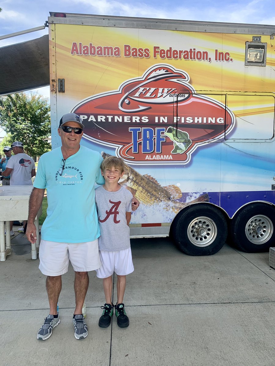 JessicaFWhaley's tweet photo. Proud of Sam for waking up early to fish a bass tournament with his Pop for a good cause #castingforcancer #alabamabass #bassfishing https://t.co/10eZ8YbVUx