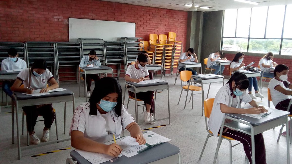 alfonsoeljach's tweet photo. Éxitos a los 2.180 estudiantes barranqueños de 11 grado que este fin de semana presentan las #PruebaSaber, esperamos que sean los mejores resultados producto de su disciplina, el esfuerzo de los maestros y padres de familia, durante estos  meses de jornadas académicas atípicas. https://t.co/Wh3d7rAXwa