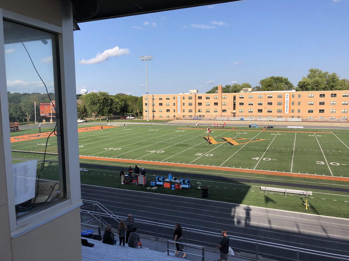 KWAYWaverly's tweet photo. Weโre back! โฆ@WartburgFBโฉ on KWAY Country AM 1470 FM 96.3 starts at 6 #itsbeenwaytoolong #goknights https://t.co/JxNwTdzXHi