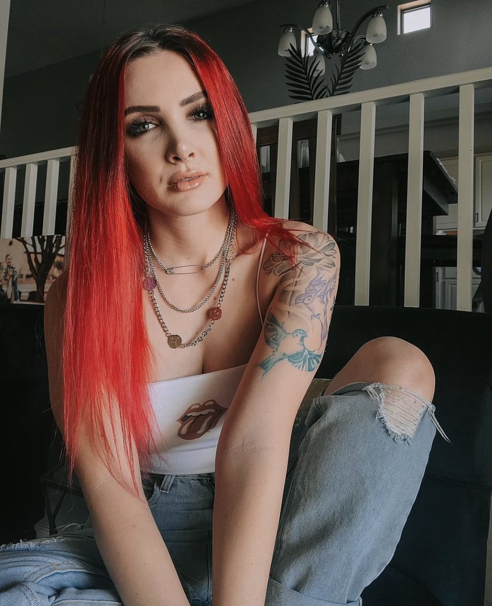 ThatgirlAddie_'s tweet photo. Weekend vibes https://t.co/GkYSy2PXKV