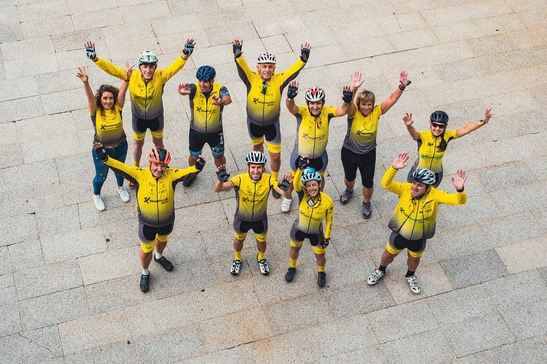 ATIDAAND's tweet photo. Un grup de ciclistes trasplantats i donants sumen forçes per difondre la donació d'òrgans a Andorra.
Gràcies a tots ells per donar-nos suport!
.
#donarestornaraviure #donarvabépelcor #festedonant #salvavides #andorra https://t.co/DO2eZLJJmO