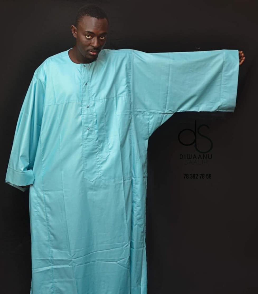 LeMouridePost's tweet photo. 📌Le Grand Magal de Touba approche à grand pas @diwanusalih vous propose aujourd'hui des #BAAY_SUHAYBU✨ avec la couleur de votre choix
Tissu: #Supercent
Baay Suhaybu sans caaya:🏷 14.000f
Baay Suhaybu avec caaya:🏷 20.000f
Contact: +221783927858
📍possibilité de livraison 🚚 https://t.co/nq2mkKRDPu