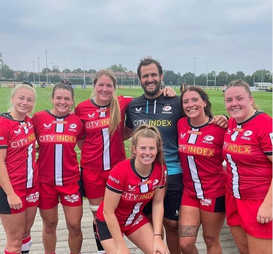 ScrumESPN's tweet photo. Juan #Figallo hizo su estreno de manera oficial como entrenador. Fue a cargo del equipo femenino de #Saracens, que disputa la #Premiers15s. 🏴🇦🇷
Y fue con victoria por 26-20 sobre #Wasps. ✅
#RUGBYxESPN https://t.co/6xnrCeCc1d