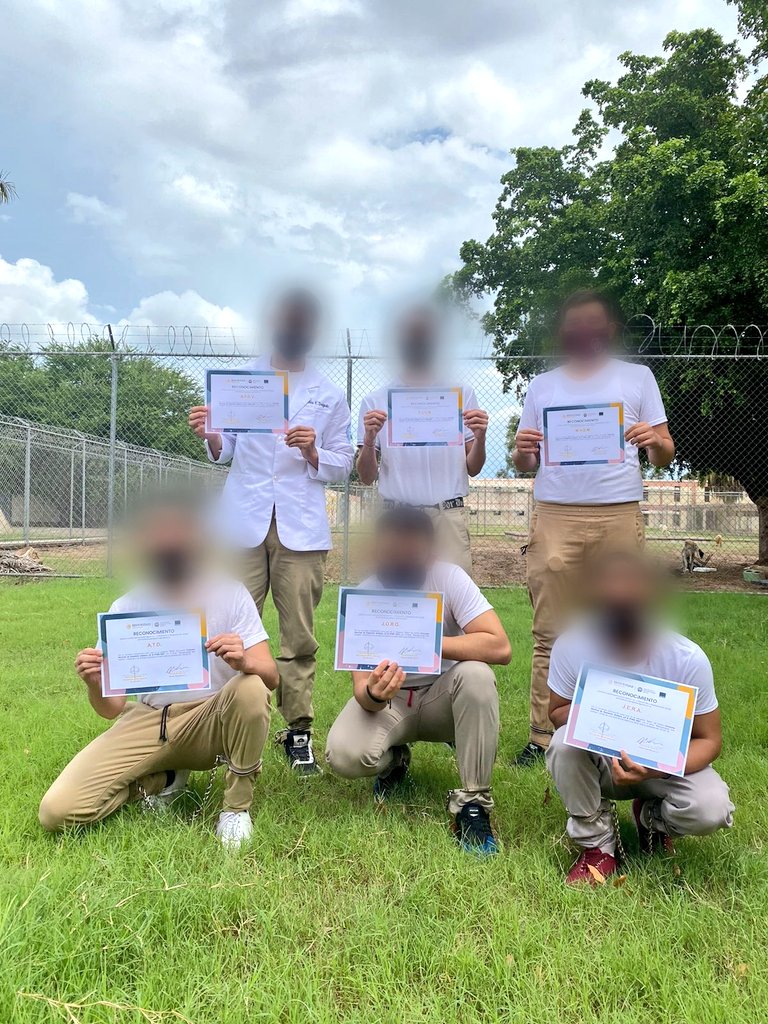 SonoraSeguridad's tweet photo. Sobresalen jóvenes Itama Sonora en concurso convocado por Justicia Juvenil Internacional, en el cual obtuvieron el 1er lugar en Escritura-Poesía y 2do lugar en Hip Hop.

Ejemplo de superación  y perseverancia.

👍Enhorabuena 🥇🏆🥈 https://t.co/QqP2gro1r8