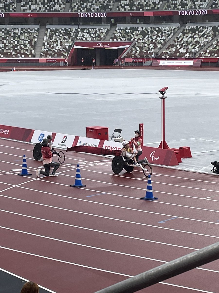 Kate McLoughlin tweet media