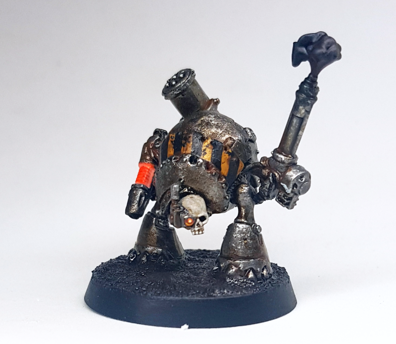Geckilian's tweet photo. Legionnaire Dardanos gets 2 more little friends - the Mediskull V4-c1n3 and the protector bot 53-RF. #WarhammerCommunity #40K #PaintingWarhammer https://t.co/B93p10bol8