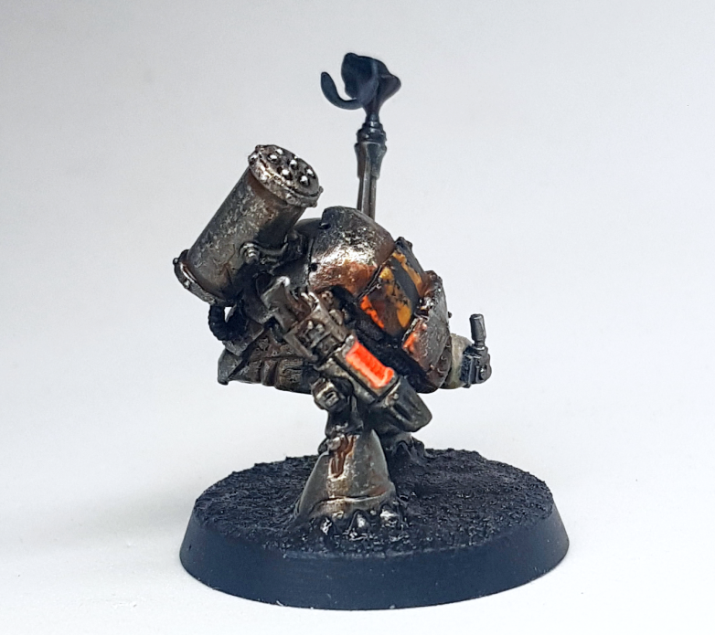 Legionnaire Dardanos gets 2 more little friends - the Mediskull V4-c1n3 and the protector bot 53-RF. #WarhammerCommunity #40K #PaintingWarhammer