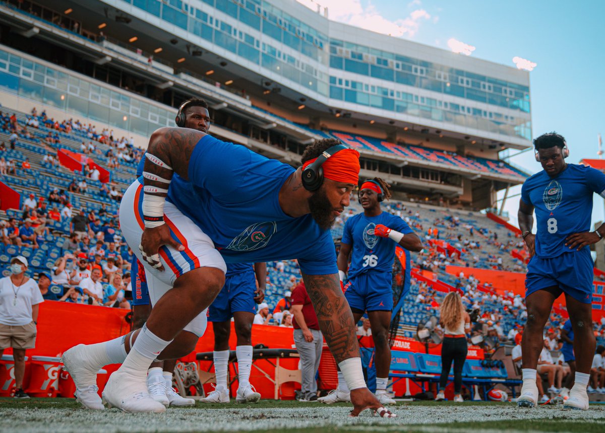GatorsFB's tweet photo. Almost that time. https://t.co/da1Y3PE75a