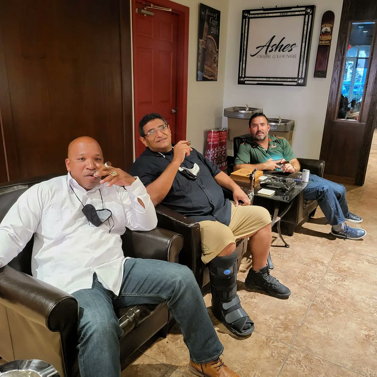 johnnygfarias's tweet photo. I want to thank all those that came out to my first fundraiser Ashes Cigar &amp; Lounge special thanks to Cigar Chic for the recommendations. 
#teamfarias #southdadematters #johnnygfarias #farias2022 #farias #votefarias
#weneedavoice
#yourvoicematters
#makeadifference
#sofl
#florida https://t.co/fYHUTo9Sbj