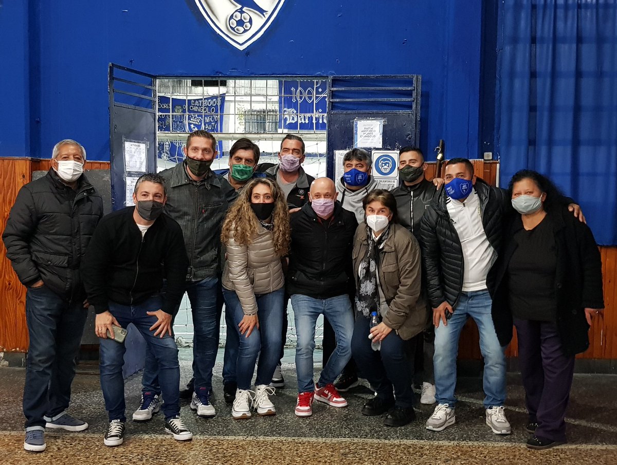 RecaldeSilvana's tweet photo. Hoy tuvimos un encuentro de militantes en el Club Monte Chingolo con @horaciorlarreta @Nestorgrindetti @diegokravetz y nuestros pre-candidatos a Concejales y Consejeros Escolares de Juntos Lanús.

💪 ¡Sigamos transformando Lanús!

#EsJuntos https://t.co/k4WVBGD2Vh