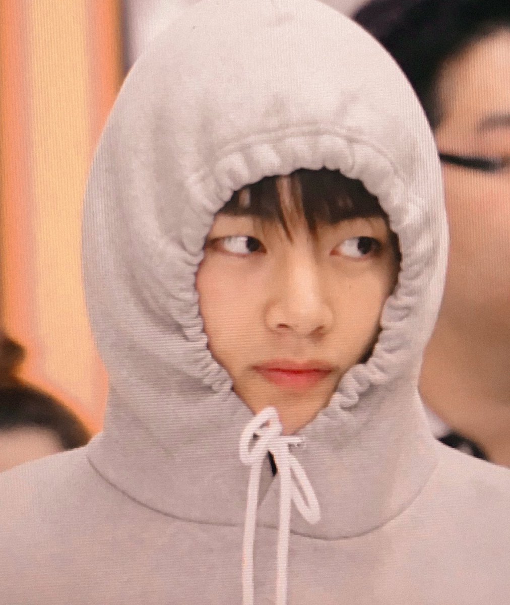 i miss taehyung so much i can’t do this anymore <\3