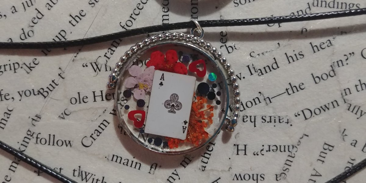 ThriftWitchShop's tweet photo. Use code LABOR for 30% off of your entire order until Tuesday! There's pendants, bracelets, earrings, bug spray, &amp; massage oil up on my site rn! Go check it out. https://t.co/I2NvHjESJN