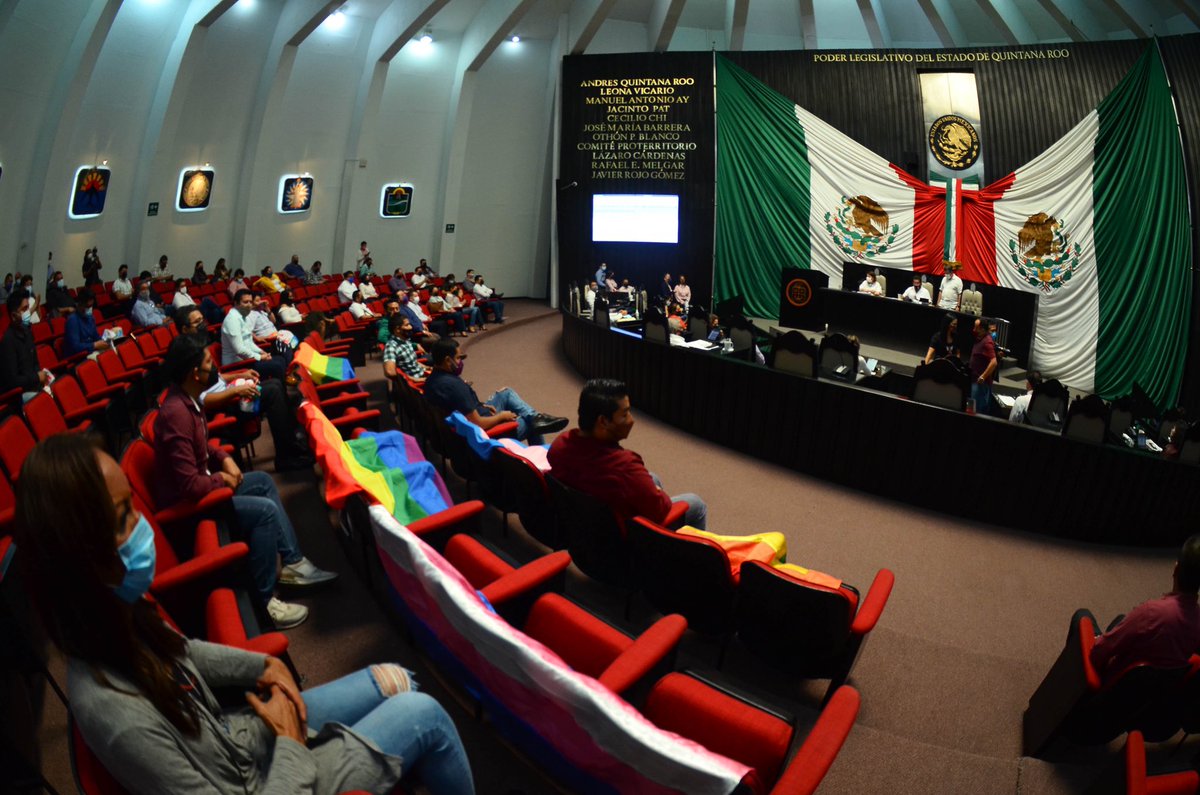 Los sábados también se trabaja, hoy en sesión extraordinaria desde el Congreso.

Trabajando hasta tarde, esta es una vocación de tiempo completo.

Pasen excelente fin de semana. 🙌🏻🙌🏻