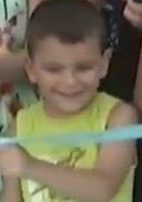 lacrymmosa's tweet photo. Küçücük çocuğu bile 5 dkda bu hale getirdi inanılmaz biri https://t.co/xFnQ5mnoJH