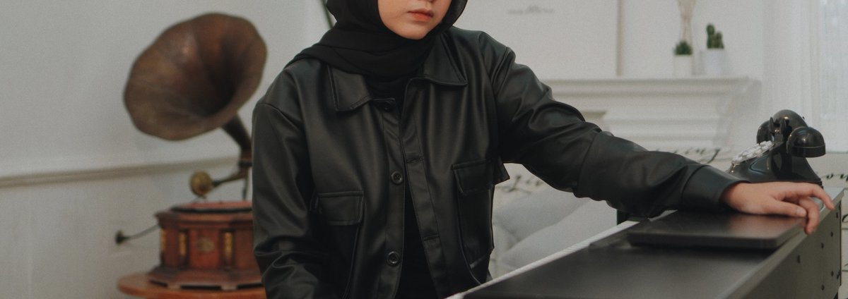 Ngga sabar pengen buru buru ketemu sama <a href="/Hanindhiya_tys/">Haneen</a> dan teman teman Haninours yang lain. Jangan sampe telat hadir yaaa! <a href="/Haninours/">Haninours OFFICIAL</a> <a href="/HaninDhiyanews/">HaninDhiyaNews</a>