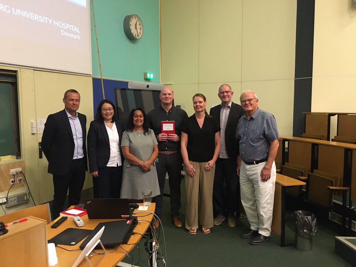 Tillykke med din PhD  om præimplantations genetisk testning <a href="/ChristianToft6/">Christian Toft</a> Tusind tak til bedømmelsesudvalget <a href="/ProfJoyceHarper/">Joyce Harper</a> <a href="/EvaHoffmannLab/">Hoffmann_lab</a> og Søren Schou Olesen for en god dag på <a href="/AalborgUH/">Aalborg Universitetshospital</a> <a href="/aausund/">AAU SUND</a>