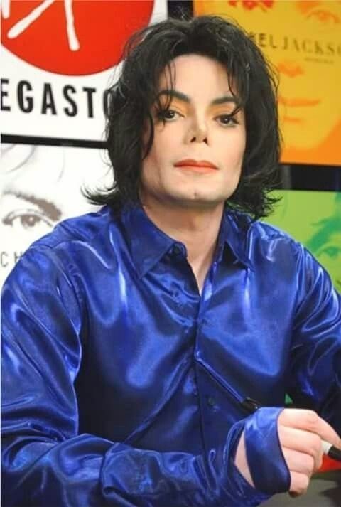 jacksonizando's tweet photo. Michael Jackson when I was born 😍 https://t.co/BYNT40siXy
