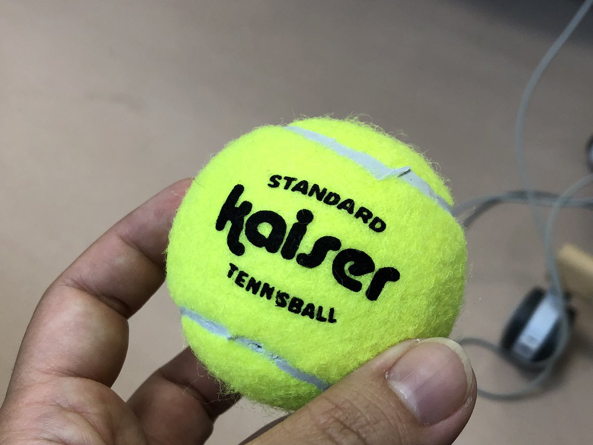 モチ夫 パパになりました على تويتر 陣痛時必須アイテム とも言われるテニスボール この日の為にamazonで買ったヤツは素人が見ても笑うくらいにガッタガタ レビュー見ると 買ってるのはほぼ妊婦かその夫 そりゃこんなボールでテニスは出来んよね 大坂なおみ