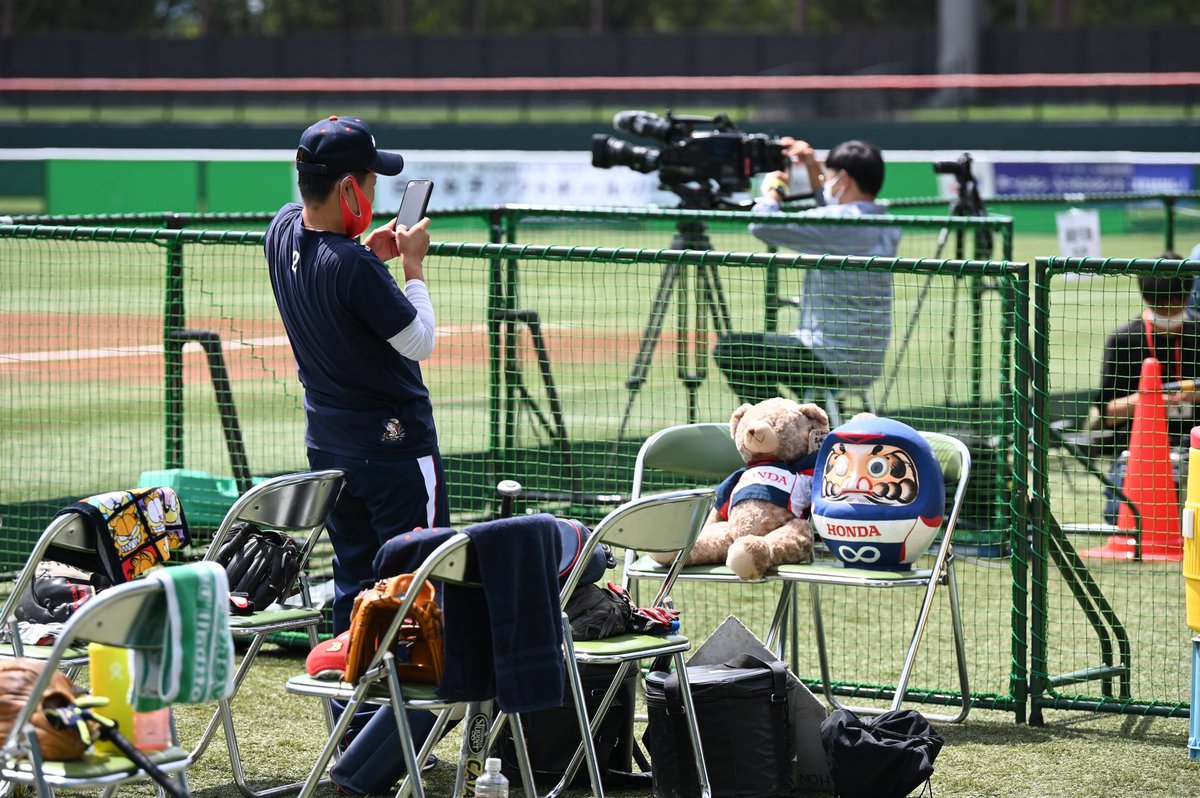 日本女子ソフトボールリーグ機構 試合開始まであと1時間です 選手達はリラックスした表情 ビックカメラ高崎beequeen Hondareverta ソフトボールを熱く応援