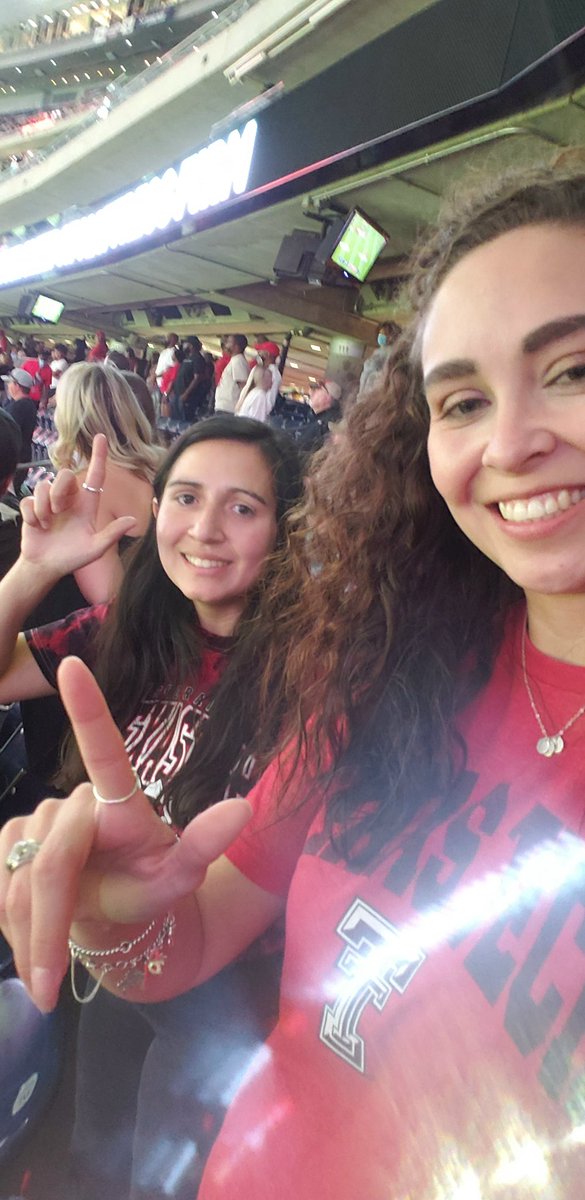 bhamrick1395's tweet photo. #WreckedHouston https://t.co/xnjSBRDA7R