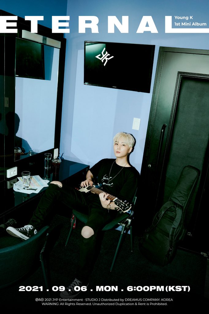 YoungKChile's tweet image. [ 📸 | 31.08.21 ] Se han liberado imágenes concepto de “Eternal”, álbum debut en solitario de #YoungK

💫 TITLE "끝까지 안아 줄게" (Guard You)

© day6offical.

#DAY6 #데이식스 #영현 #영케이 #YoungK_Eternal #Eternal