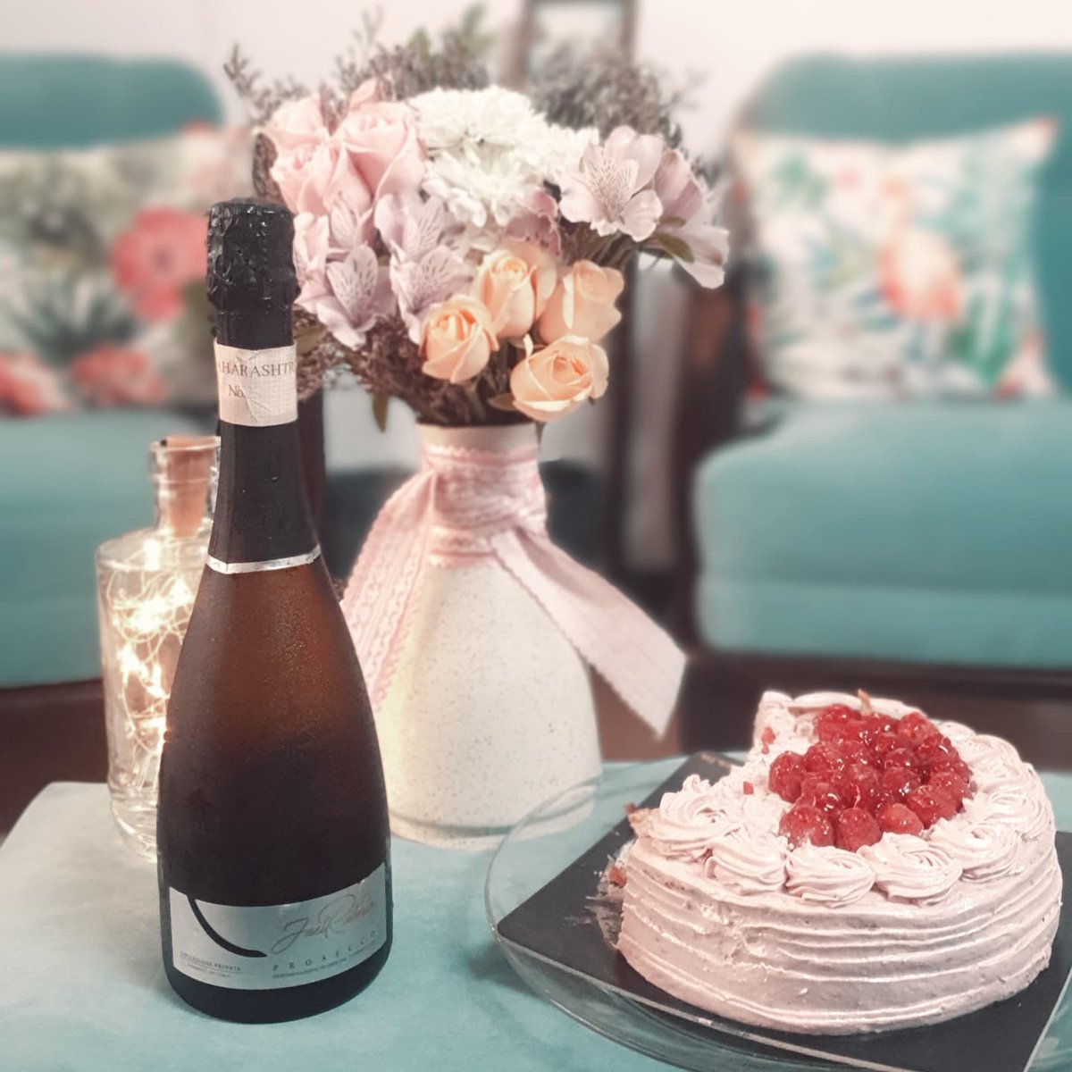 Low-key celebrations in times of #COVID19 Wished for a different and a better world in 2022. 

#birthdaygirl #Prosecco #drinks #Cake #Flowers #2021birthday #pandemicyear