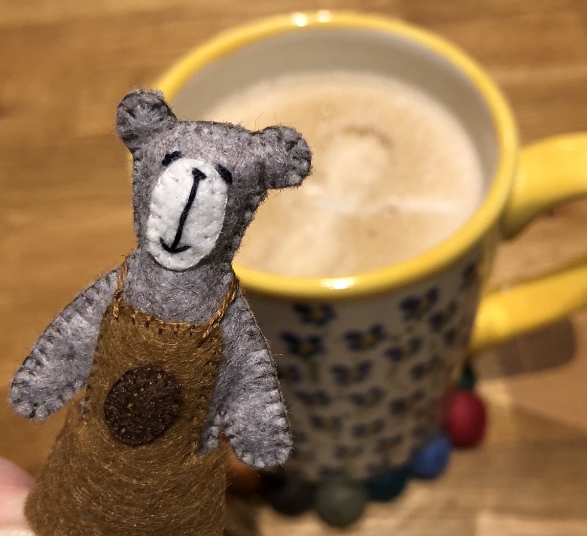 HeartFeltJudy's tweet photo. Someone to help with your #SundayMorning #coffee though I do think he needs to practice his #latteart 
#pocketbear #coffeelover #bearmaker #bears #CoffeeTime #coffeefirst #barista #baristabear https://t.co/b0u3Btg093