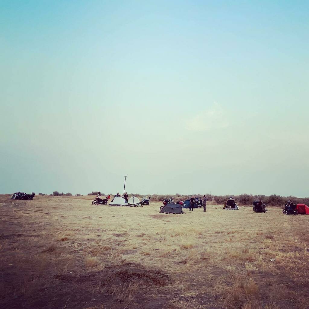 0nlyHellYes's tweet photo. Day two 
@orygunrun 
1. Our tent - everyone elses
2-3  Motos in Mitchell
4 One of those hills is painted
5 Them are cows
6 Old friendsies 
7 Camp vibes 

#ridepartyrepeat https://t.co/7vFC7DMY2x