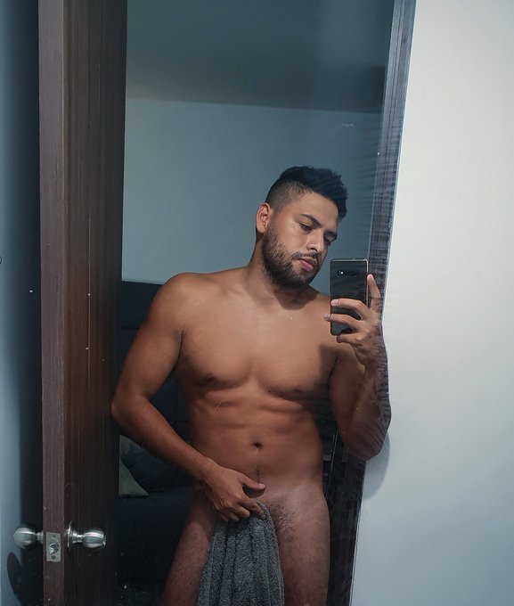 Lets chat tonight! Come here https://t.co/InpZYGeV4H https://t.co/kMxsTygNDs